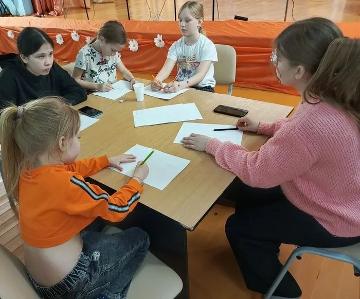 Выставка детских рисунков Весна