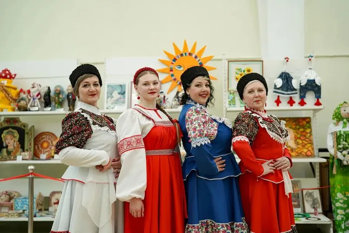 Ансамбль "Сладка ягода"  Афонькинский ДК и Т.Зубарева Казанский ДК