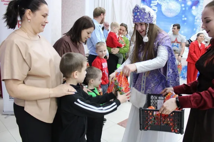 подарки от новогодних героев