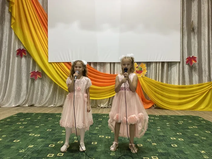 дуэт-София кряклина и Влада Смолина