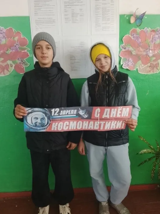 участники акции Устичева Полина и Понамарева Маша (1)