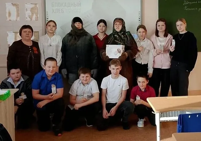 участники тематической программы памятьблокады жива в сердцах (1)