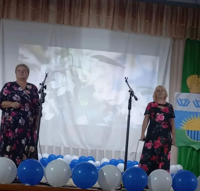 Федосеева .Н и Осипова.И с песней Яблони в цвету