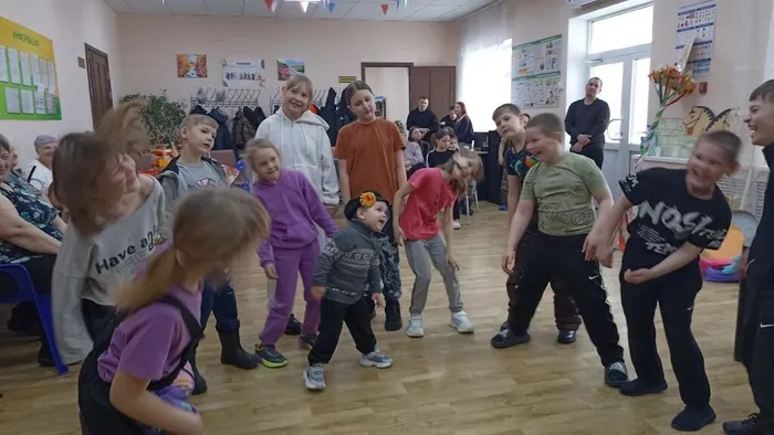 ребята с удовольствием участвовали в блинном конкурсе