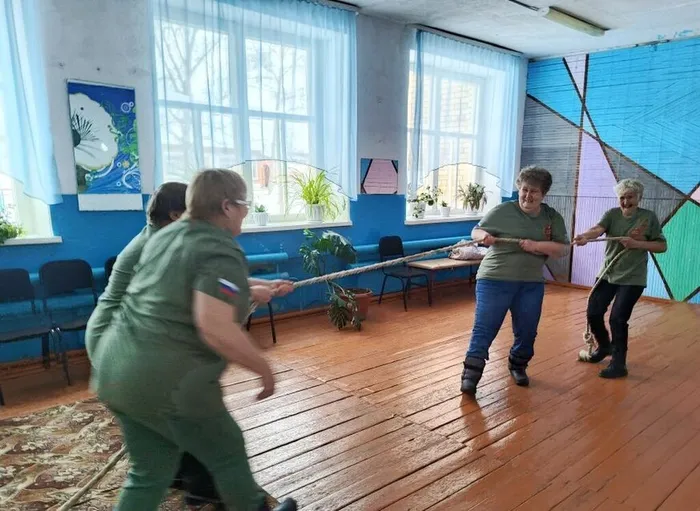 Пешневский ДК Путешествие в детство перетягивание каната