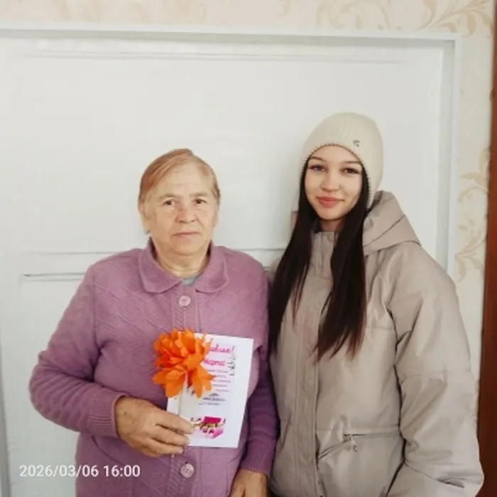 Участница акцииПонаморёва Татьяна с волонтером Кариной Князевой