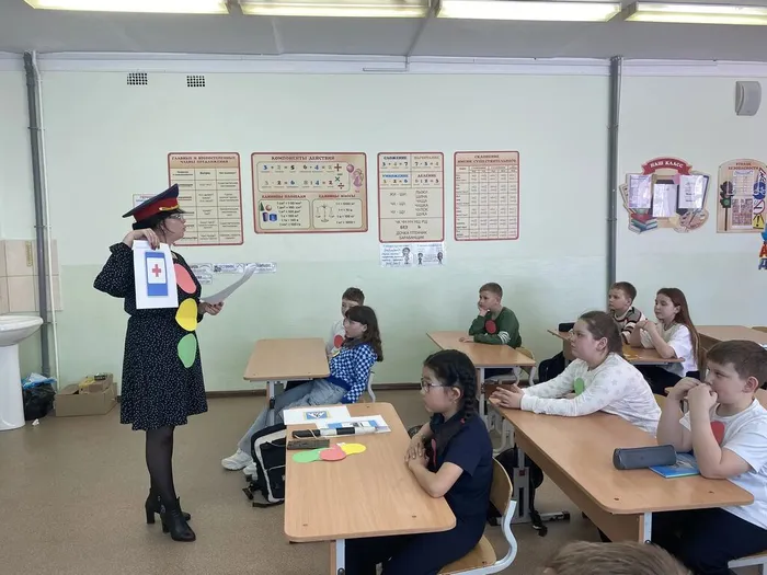 светофор рассказывает детям о дорожных знаках