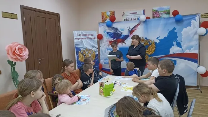 Кирилл Смирнов читает стихотворение