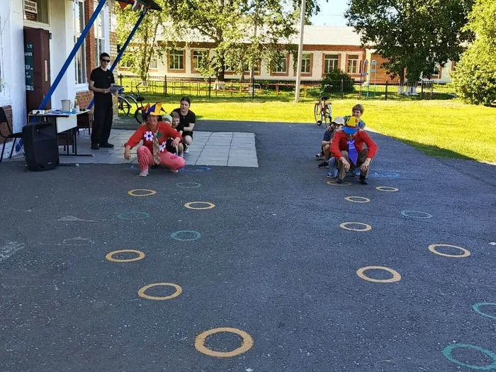 Пешневский ДК 1 июня игра сороконожка