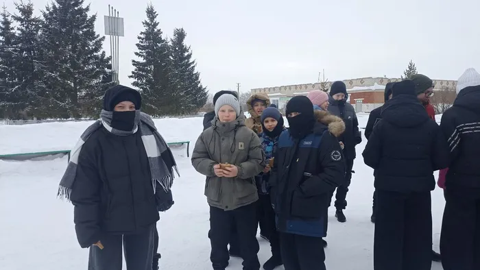 каждый чтит память по блокадному Лениграду
