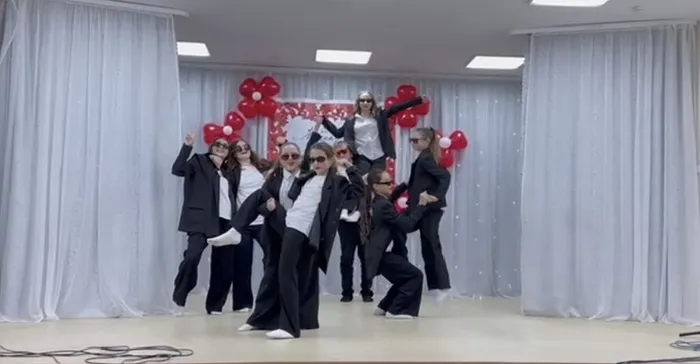 Танцевальный коллектив Экспрессия с танцем Не женюсь.