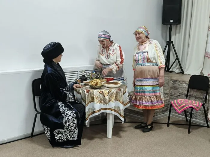 Мордовки встречают гостя