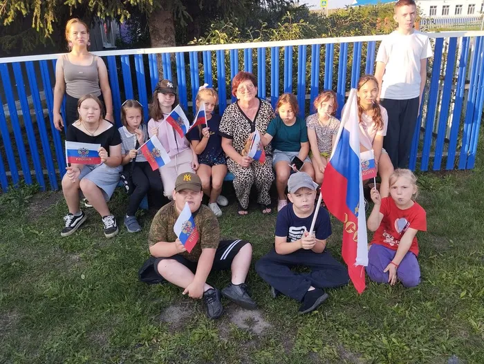 С Депутатом окружной Думы В.В.Дегтяревой.