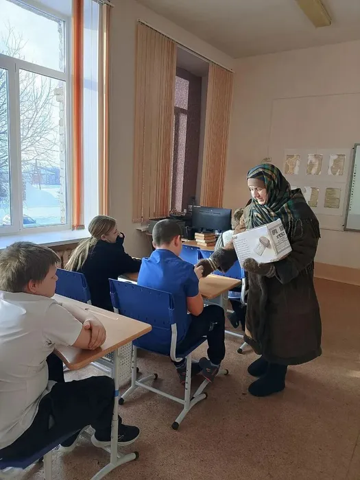 дети участвуют в акции блокадный хлеб