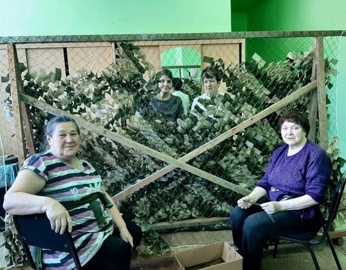 Участники волонтерского объединения Честь имею  (3)