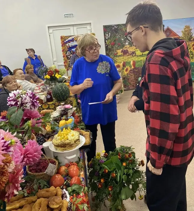 Бородина Т.В. представляет свой прекрасный стол