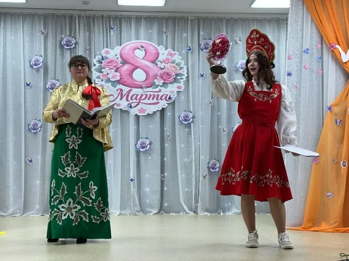 Ведущие Елена Премудрая и Василиса Прекрасная