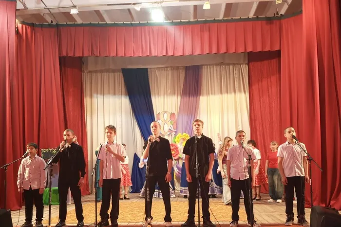8 марта концерт  (3)