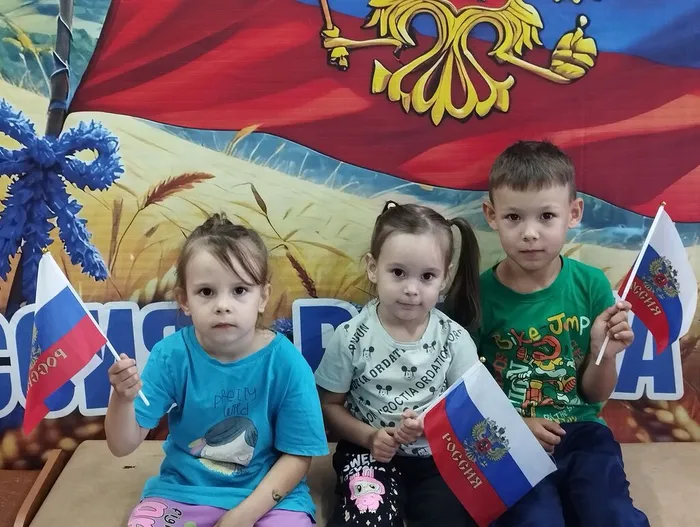 Афонасьевы-Захар, Женя, Ульяна.