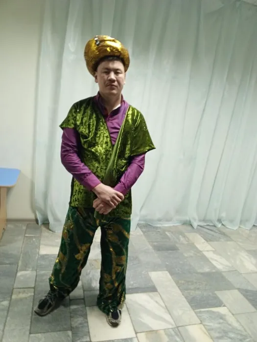 Сактаганов Бауржан в национальном костюме.