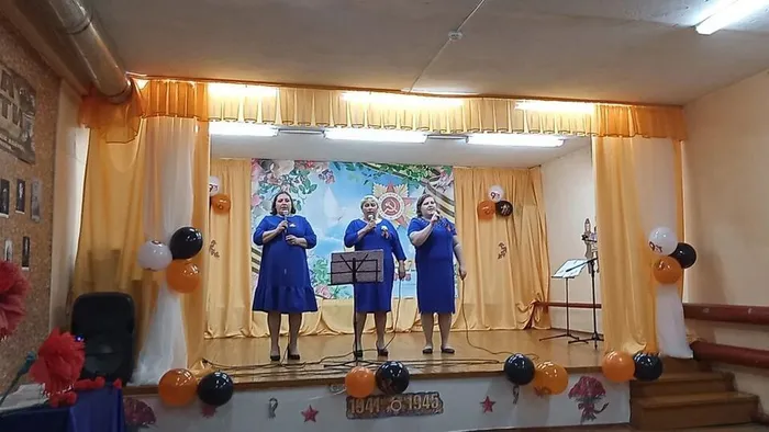 возращайтесь домой исполнили Татьяна С., Светлана Ч., Елена Ш.,