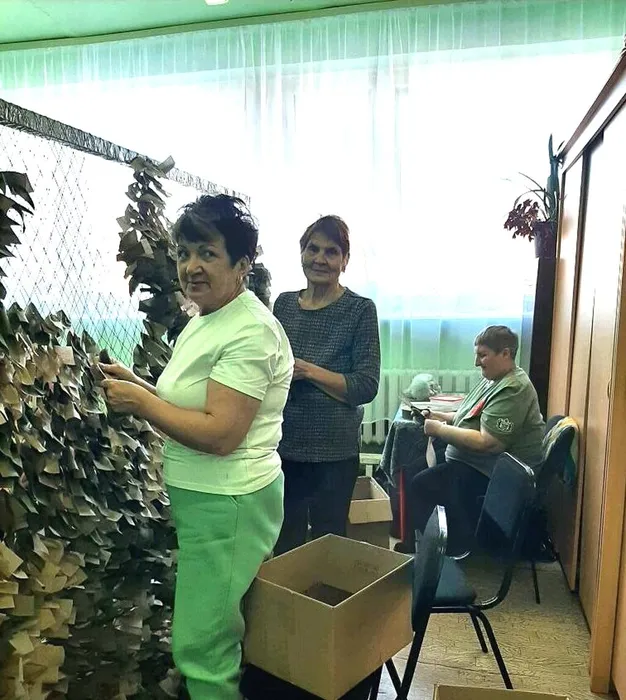 Участники волонтерского объединения Честь имею  (2)