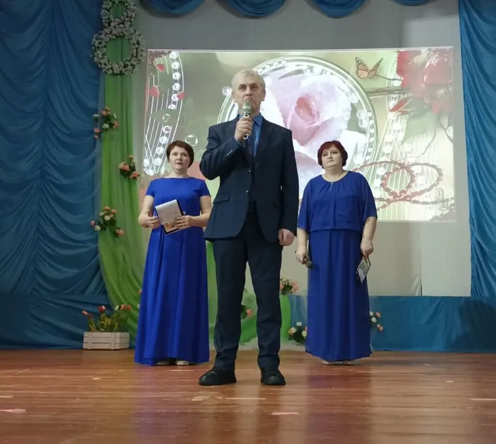 поздравляет депутат окружной Думы Плесовских О.Л.