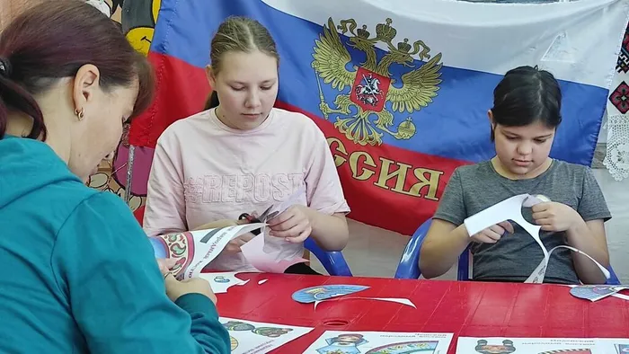 о Росии яркою строкой..