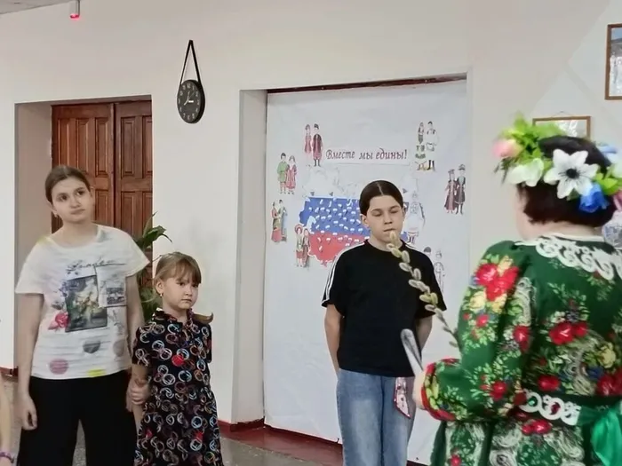 Весна рассказывает историю и традиции