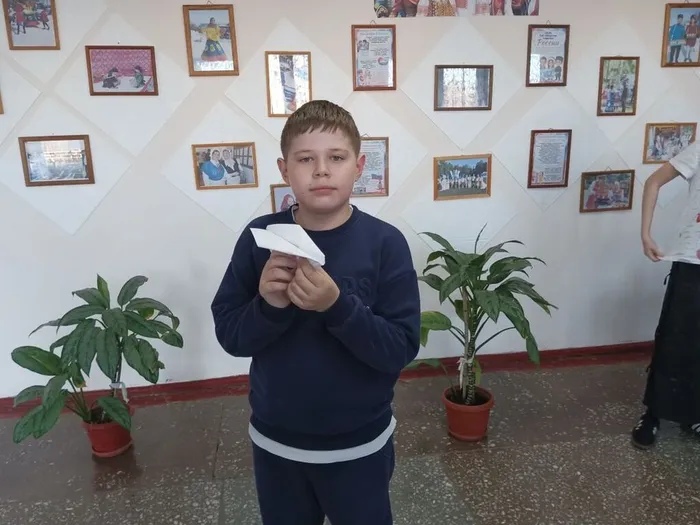 победитель конкурса - Полет во вселенную