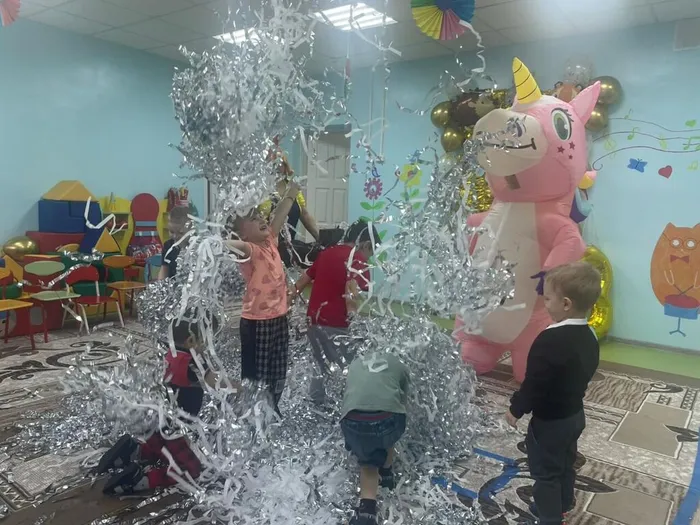 Единорожка с бумажным шоу.