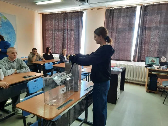 каждый хотел попробовать себя в роли избирателя