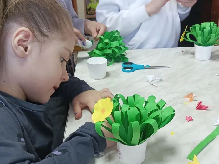 самая маленькая старается