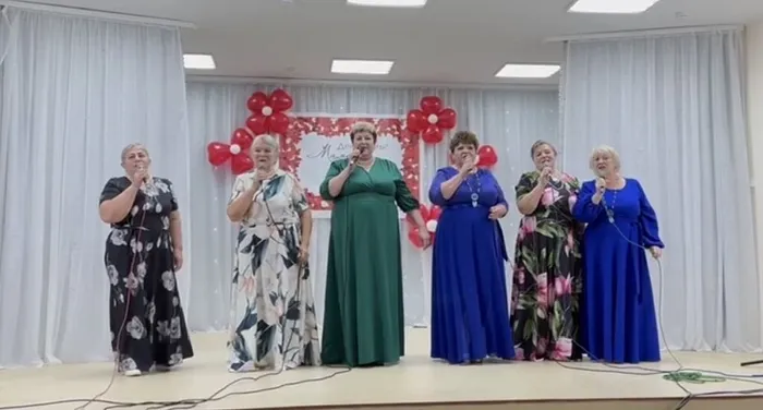 Группа Россияночка с песней Осень во всем виновата.