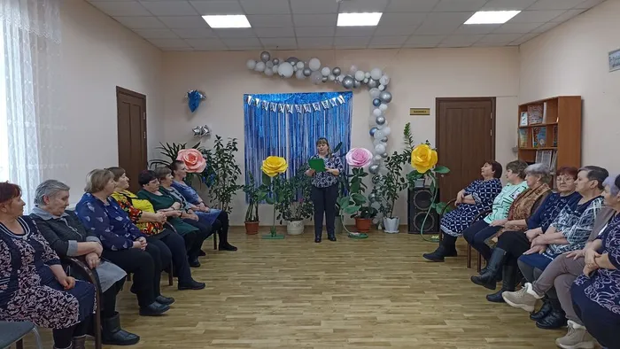 Ведущая приветствует гостей мероприятия