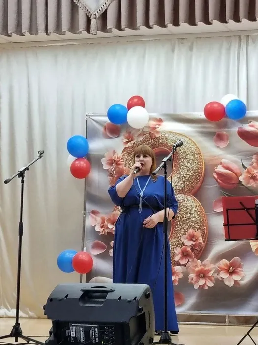 Ирина Галкина исполняет песню Чёрная смородина