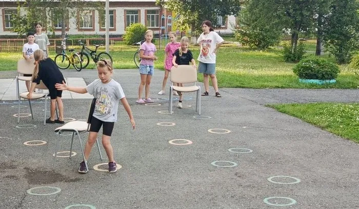 Пешнёвский ДК Солнечный круг перенеси стул