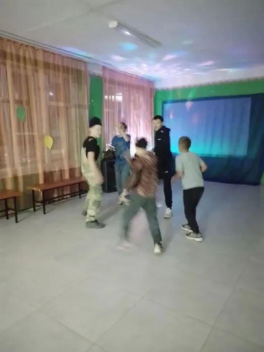 Танцы под песню музыка нас связала