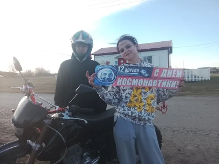 участники акции Шведов Саша и Реснянская Яна