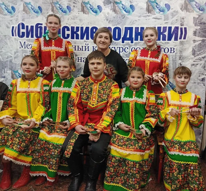 коллектив в ожидании награждения