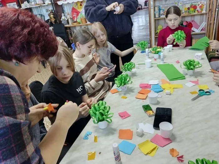 изготовление цветов в горшках