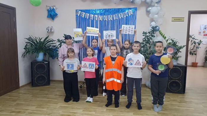 общее фото на информационной беседе Дорога и дети