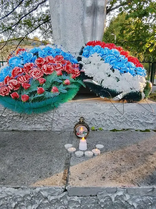 Пешнёвский ДК свеча памяти (2)