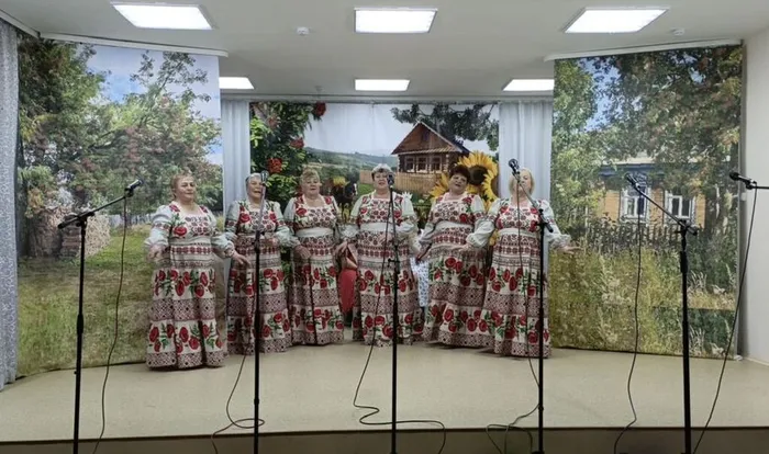 Группа Россияночка с песней Под гормошку