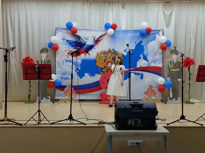 Бондаренко Настя исполняет песню Навечно в нашей памяти