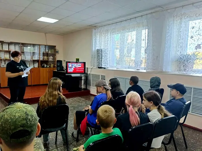 слушают историю трагедии